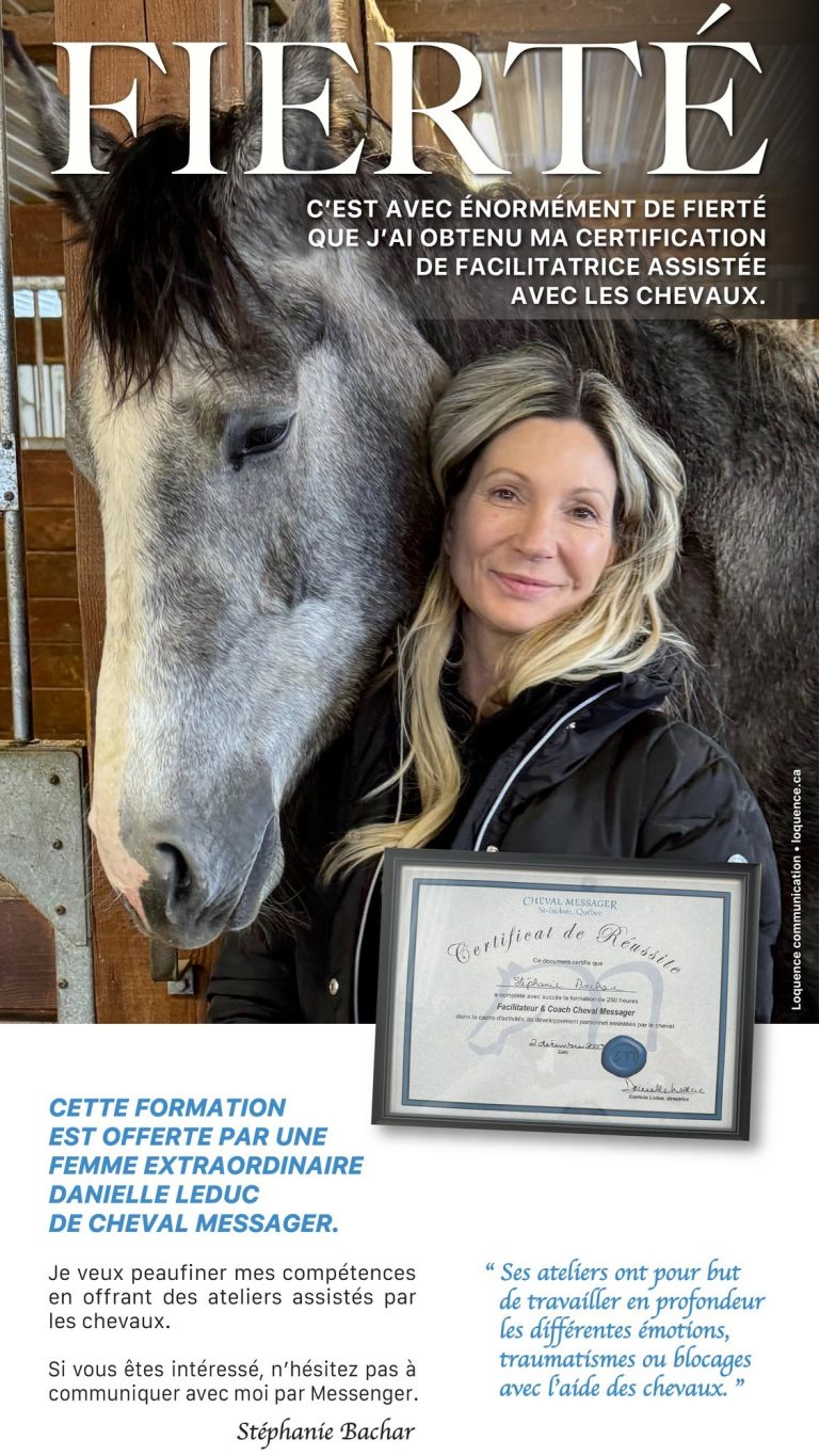Photo de Stéphanie Bachar et son cheval avec son diplôme de facilitation assistée avec les chevaux